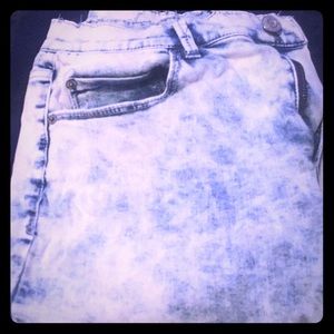 Mudd washes out pants